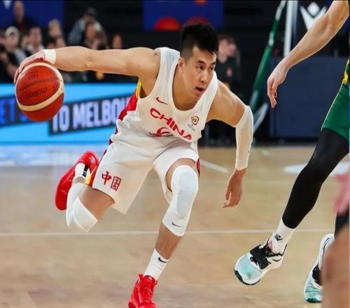 姆巴佩目睹,恩里克罕见,严肃瞬间,伟德体育,伟德体育官网,伟德体育平台,伟德体育官方网站