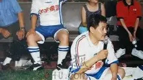 独家揭秘：热刺新球场闪耀英国，曼联借力顶尖智慧，探寻球场成功之道！