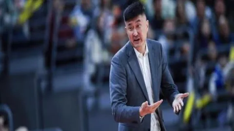 威尼修斯荣膺世界足球先生：全球顶级球员荣耀再续辉煌
